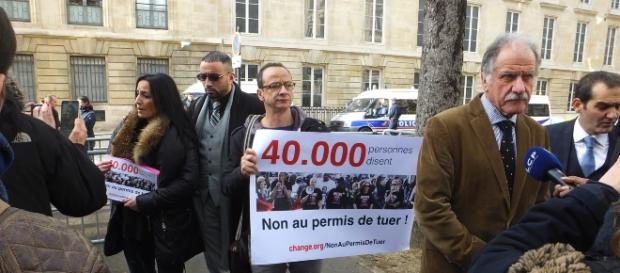Amal Bentoussi porte parole UNPA, les députés Noël Mamère, Pouria Amirshahi : Non au permis de tuer Amal Bentoussi porte parole UNPA, les députés Noël Mamère, Pouria Amirshahi : Non au permis de tuer