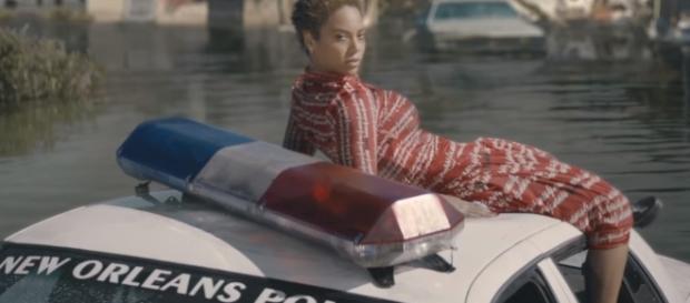 Beyoncé está sendo processada novamente Beyoncé está sendo processada novamente