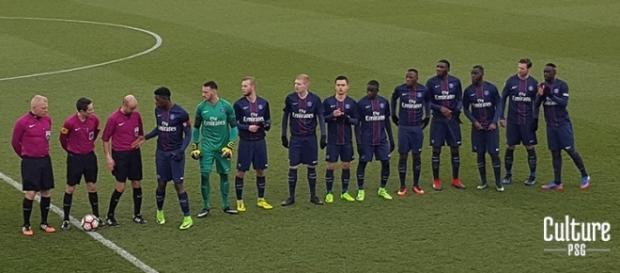 Krychowiak disputando un partido con el filial del PSG Krychowiak disputando un partido con el filial del PSG