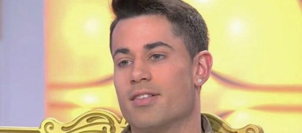 La confidencia del trono de Diego. La confidencia del trono de Diego.