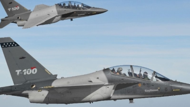 Il velivolo di addestramento integrato T-100