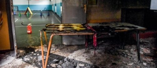Ultime notizie scuola, 9 febbraio 2017: parla l'insegnante-eroe dopo l'incendio nella scuola primaria - foto ilfattoquotidiano.it