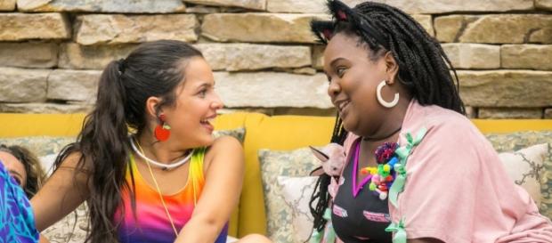 BBB17: Emilly e Roberta viram vilãs do reality depois de atitudes contraditórias BBB17: Emilly e Roberta viram vilãs do reality depois de atitudes contraditórias