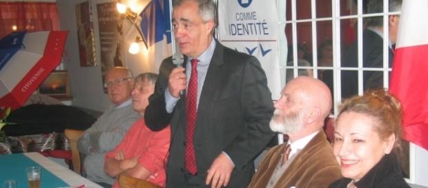 Karim Ouchikh, Président du SIEL (Souveraineté Identité et Liberté) a vu ses effectifs "exploser" depuis l'affaire Pénélope Fillion. Karim Ouchikh, Président du SIEL (Souveraineté Identité et Liberté) a vu ses effectifs "exploser" depuis l'affaire Pénélope Fillion.