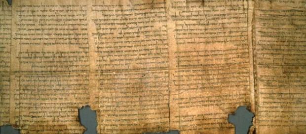Na imagem, os Manuscritos do Mar Morto Na imagem, os Manuscritos do Mar Morto