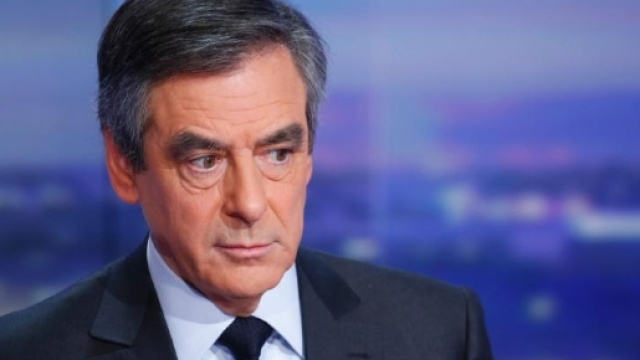 Francois Fillon plateau de television