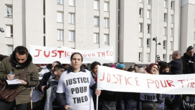 Viol : la toile réclame justice pour Théo