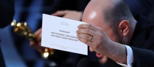 Oscars 2017: Celebrities react to 'Moonlight' actually winning ... - jacksoncountysentinel.net