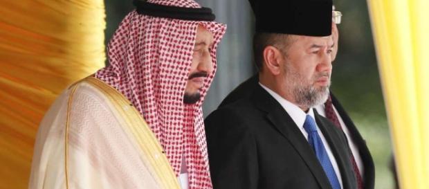 Before Indonesia, Saudi King Salman was at Malaysia for start of Asia tour. / Photo from 'San Francisco Chronicle' - sfchronicle.com Before Indonesia, Saudi King Salman was at Malaysia for start of Asia tour. / Photo from 'San Francisco Chronicle' - sfchronicle.com