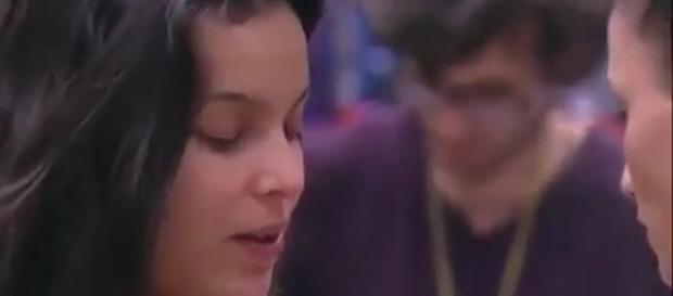 Emilly se emociona ao lembrar de sua mãe dentro do BBB 17 Emilly se emociona ao lembrar de sua mãe dentro do BBB 17