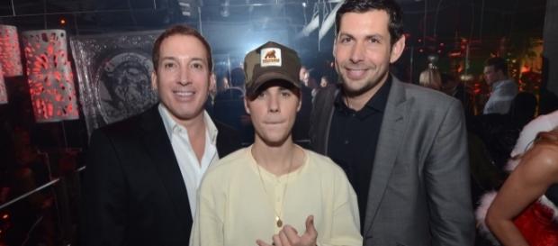 Justin Bieber vai organizar uma enorme festa de aniversário Justin Bieber vai organizar uma enorme festa de aniversário