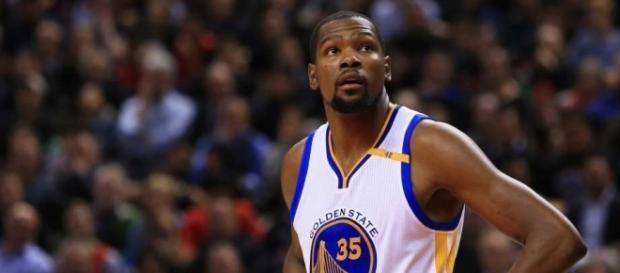 Kevin Durant estará fuera las próximas 4 semanas. Kevin Durant estará fuera las próximas 4 semanas.