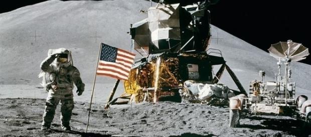 Moon landing Apollo 15 via Pixabay Wikilmages https://pixabay.com/en/space-station-moon-landing-apollo-15-60615/ Moon landing Apollo 15 via Pixabay Wikilmages https://pixabay.com/en/space-station-moon-landing-apollo-15-60615/