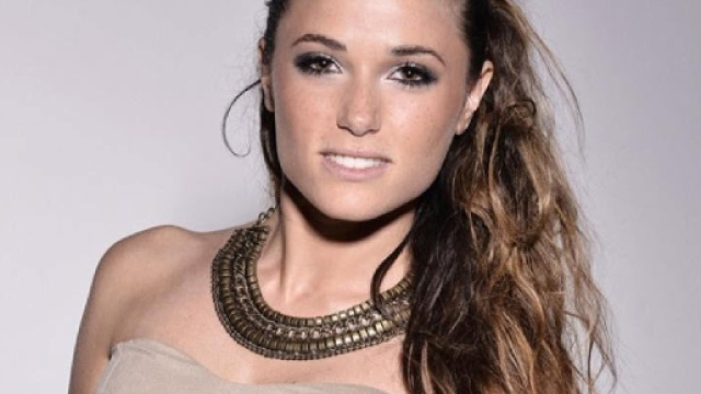 VIDEO - Capucine Anav : Découvrez la chute de la chroniqueuse de TPMP !