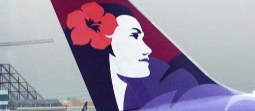 Hawaiian Airlines plane diverted over blanket row - BBC News - bbc.com