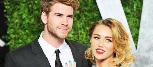 Miley Cyrus, Liam Hemsworth secretly married? Photos ... - indiatimes.com