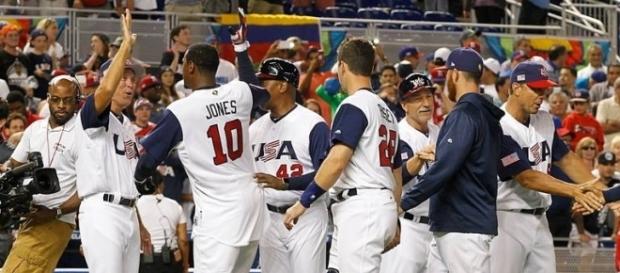 Adam Jones fue la figura de Estados Unidos como en el pasado WBC vs Canadá. MiamiHerald.com Adam Jones fue la figura de Estados Unidos como en el pasado WBC vs Canadá. MiamiHerald.com