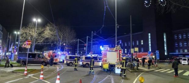 Alemania: Al menos cinco heridos en Dusseldorf por el ataque de un ... - elpais.com Alemania: Al menos cinco heridos en Dusseldorf por el ataque de un ... - elpais.com