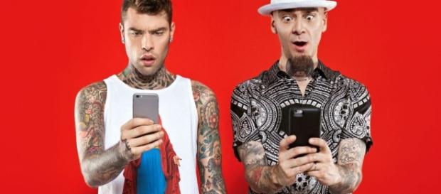 Fedez e J-Ax "Comunisti col Rolex" Fedez e J-Ax "Comunisti col Rolex"