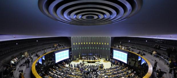 Medidas de contingência banalizariam as irresponsabilidades praticadas até então Medidas de contingência banalizariam as irresponsabilidades praticadas até então
