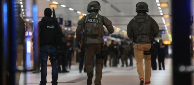 Wilhelmshavener Zeitung: Verletzte bei Axt-Attacke im Düsseldorfer ... - wzonline.de Wilhelmshavener Zeitung: Verletzte bei Axt-Attacke im Düsseldorfer ... - wzonline.de