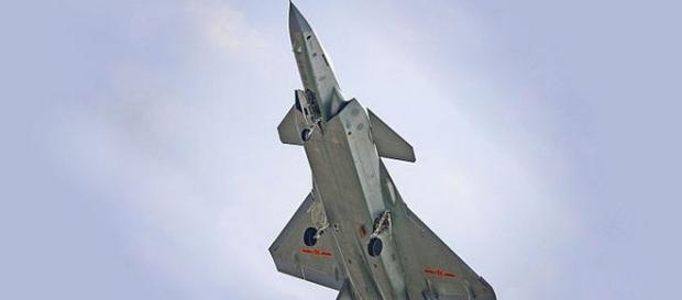 Avionul supersonic invizibil J-20 a intrat în dotarea Armatei de Eliberare Populară a Chinei - Foto: Wikimedia Avionul supersonic invizibil J-20 a intrat în dotarea Armatei de Eliberare Populară a Chinei - Foto: Wikimedia