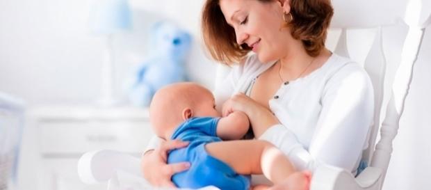 Benefícios da prática da amamentação para a mamãe e bebê Benefícios da prática da amamentação para a mamãe e bebê