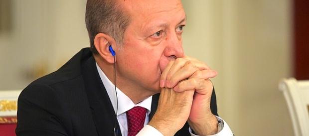 Verwechselt er inzwischen schon Länder? Geht es ihm gut? Präsident Erdogan. (Source URG Suisse: kremlin.ru / спасибо) Verwechselt er inzwischen schon Länder? Geht es ihm gut? Präsident Erdogan. (Source URG Suisse: kremlin.ru / спасибо)