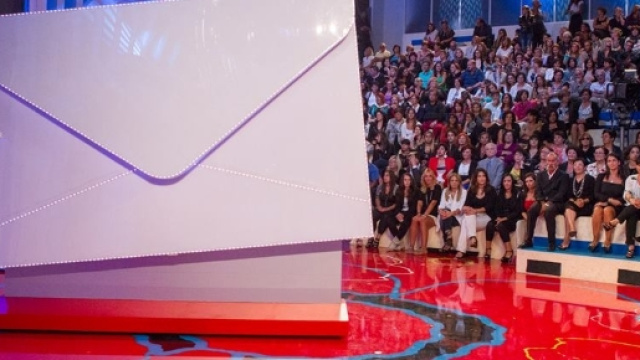 C'è Posta per Te 15 marzo: scopri gli ospiti e le anticipazioni ... - leonardo.it