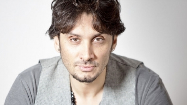 Fabrizio Moro: il 10 marzo &egrave; uscito il nuovo album "Pace" - radiowebitalia.it