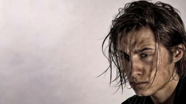 Koh-Lanta : Denis Brogniart agacé par Dylan ? | Non Stop People - non-stop-people.com