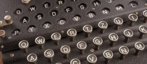 Enigma-type encryption, skeeze, pixabay.com CC0