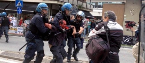 Salvini in Toscana, contestazioni e scontri. A Massa due feriti, a ... - ilfattoquotidiano.it