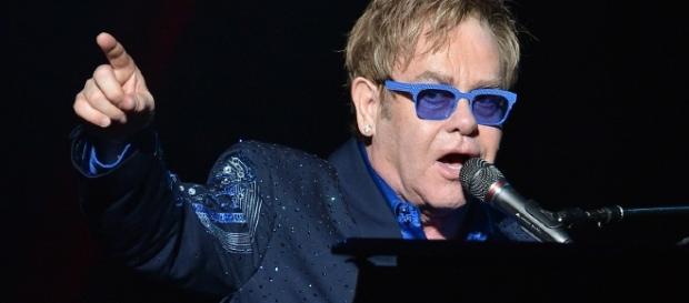 Elton John fará quatro shows entre março e abril Elton John fará quatro shows entre março e abril