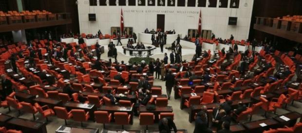 Turquie : le Parlement autorise la réforme constitutionnelle de ... - lopinion.fr Turquie : le Parlement autorise la réforme constitutionnelle de ... - lopinion.fr
