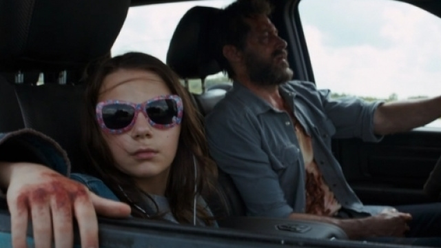Logan e Laura in una scena del film