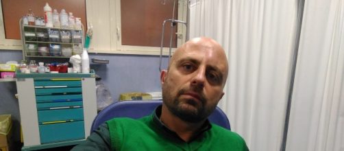 L'inviato di Striscia la notizia Luca Abete aggredito a Caserta (fonte https://www.facebook.com/lucaabeteofficialpage/?fref=ts)