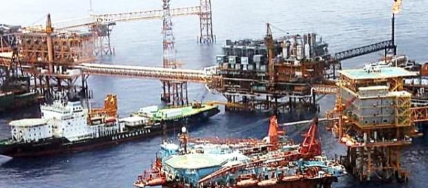 Aceleran el desmantelamiento y venta de PEMEX, para cubrir los rastros de la corrupción y la fuga de capitales Aceleran el desmantelamiento y venta de PEMEX, para cubrir los rastros de la corrupción y la fuga de capitales