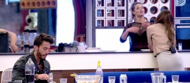 Alyson y Aylén tuvieron el primer enfrentamiento contundente desde que la argentina ingresó en GHVIP5 Alyson y Aylén tuvieron el primer enfrentamiento contundente desde que la argentina ingresó en GHVIP5