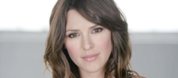 Elizabeth Hendrickson et sa révélation choc sur Les Feux de l'Amour Elizabeth Hendrickson et sa révélation choc sur Les Feux de l'Amour