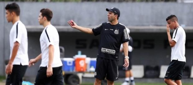 Ex-Santos vai reforçar o Corinthians Ex-Santos vai reforçar o Corinthians