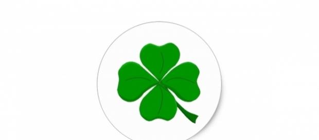 Porte-chance irlandais : le tréfle à 4 feuilles Porte-chance irlandais : le tréfle à 4 feuilles