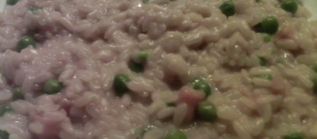 Risotto con piselli e cubetti di crudo Risotto con piselli e cubetti di crudo