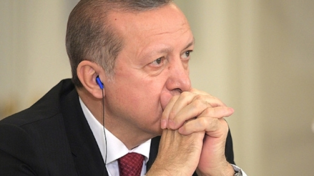 Il presidente turco Erdogan cerca più poteri con un referendum