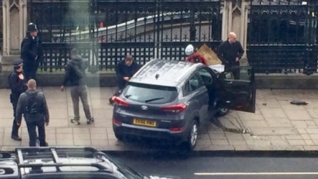 Londra, attacco a Westminster - repubblica.it