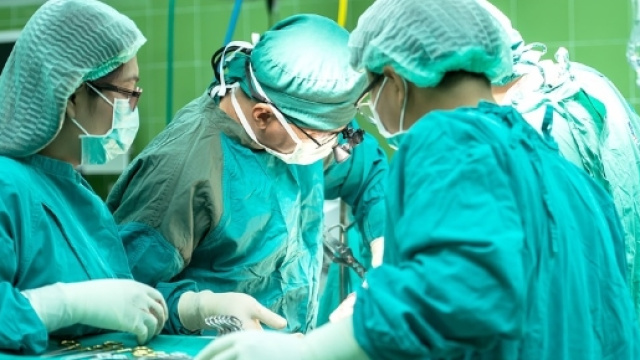 Medici ed infermieri al lavoro