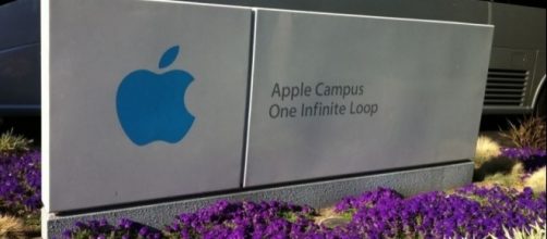 Apple Headquarters – Cupertino, Flickr, Luis Villa del Campo (CC BY 2.0) https://www.flickr.com/photos/maguisso/6102703752
