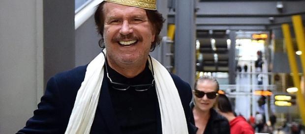 Bigote Arrocet llega a Madrid muy sonriente de Tánger con su ... - bekia.es Bigote Arrocet llega a Madrid muy sonriente de Tánger con su ... - bekia.es