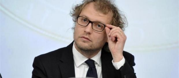 Caso Consip, gli scissionisti del Pd chiedono la testa di Luca Lotti Caso Consip, gli scissionisti del Pd chiedono la testa di Luca Lotti