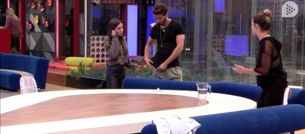 Delante de Marco, Aylén volvió a acusar a Alyson de estar jugando "para hacerse la víctima" Delante de Marco, Aylén volvió a acusar a Alyson de estar jugando "para hacerse la víctima"